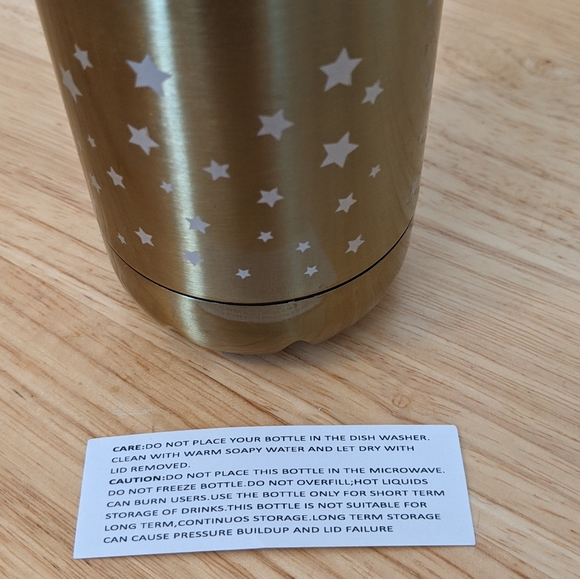 NWT!! Reusable Water Bottle - Picture 6 of 7